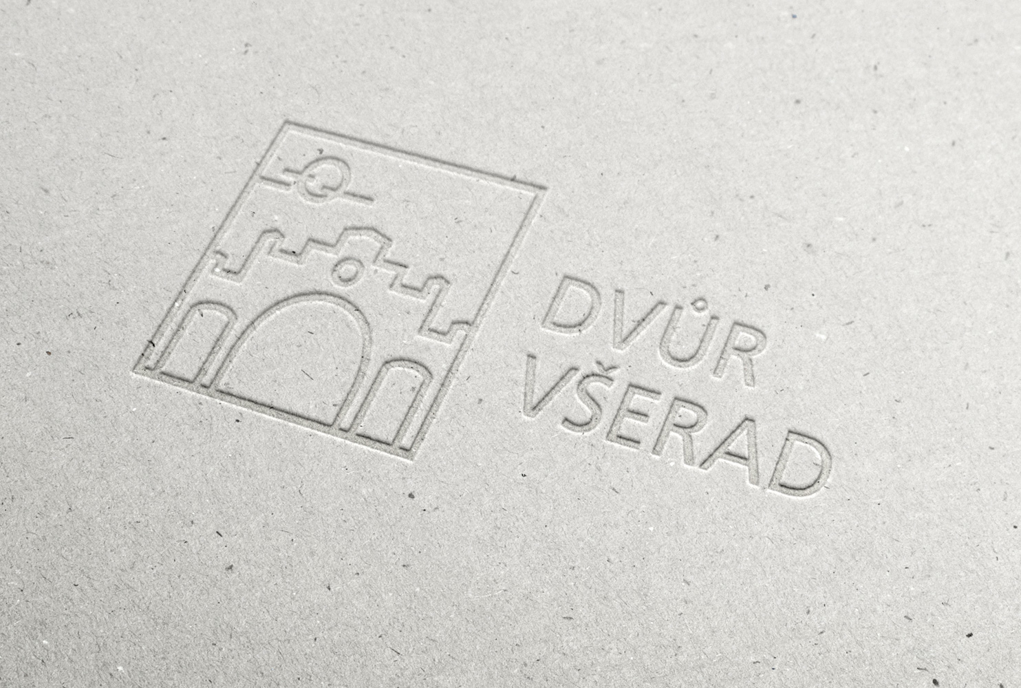 2017_Dvur-Vserad_logo_embosovane_II_A.jpg